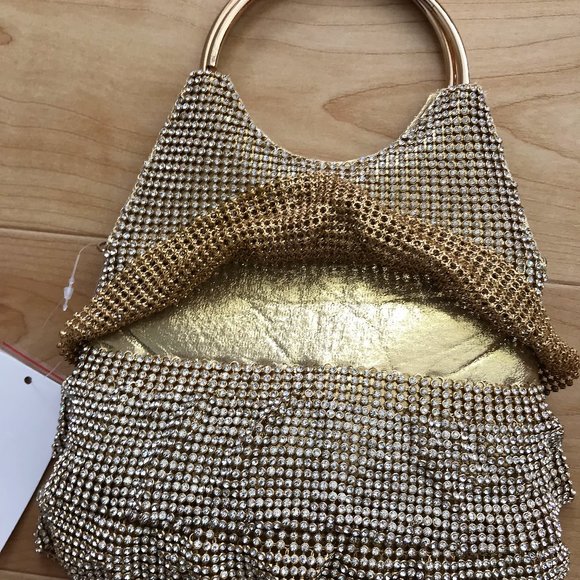 Crystal Ruffle - Picture 8 of 8